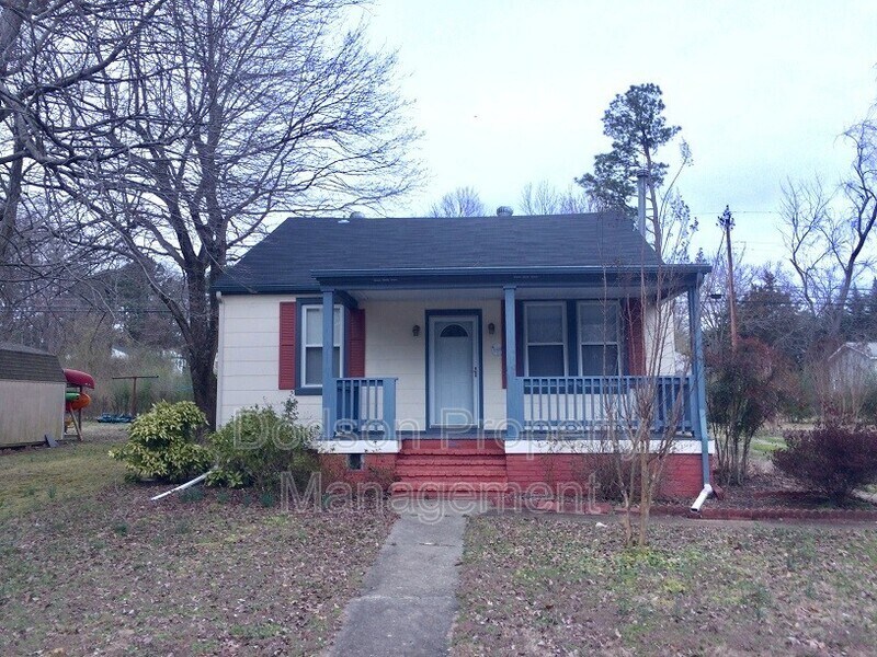 Primary Photo - 504 Lakeside Blvd