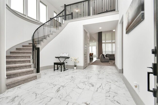 Building Photo - 8726 Marina Alto Ln