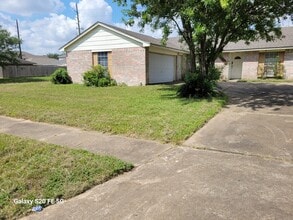 Building Photo - 11703 Bonaparte Dr