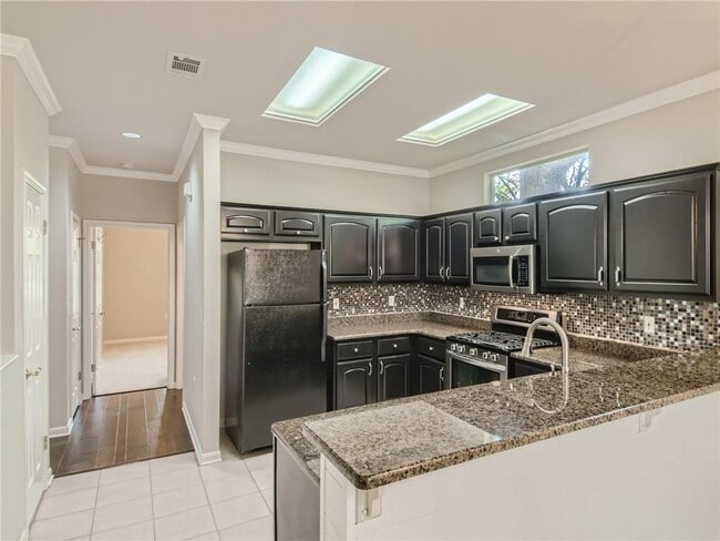 Building Photo - 131 Enchanted Dr