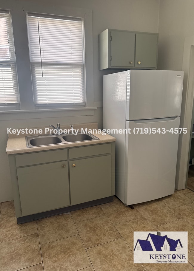 Building Photo - New Kitchen Appliances! South-side Home 1 ...