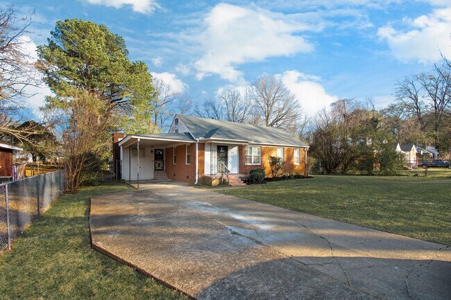 Foto del edificio - Newly Renovated 3BR/1B home in Whitehaven