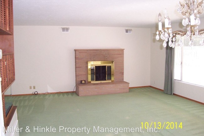 Foto del edificio - 880 S Clover Ave