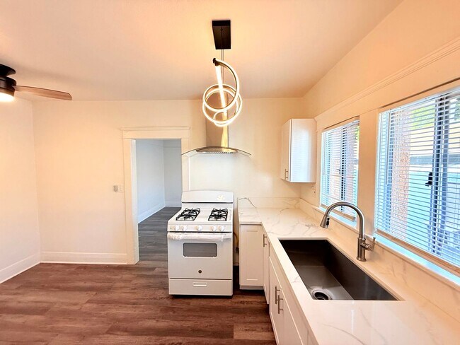 Foto del edificio - 1908-1910.5-19105 Daly St