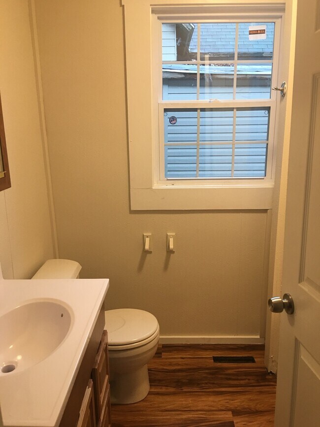 Foto del edificio - PRE- LEASING TO APPROVED APPLICANTS- we wi...