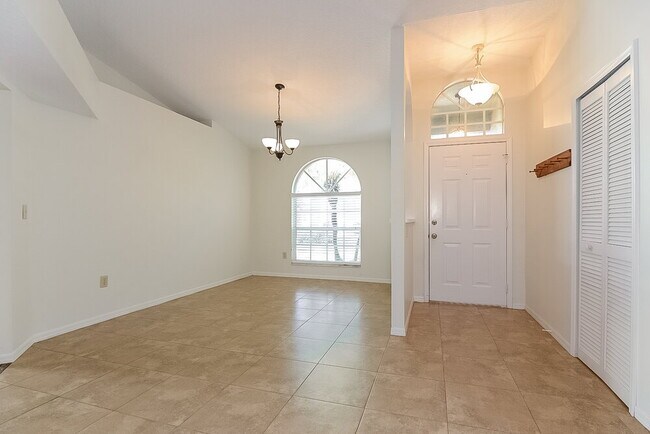 Building Photo - 2341 Tioga Dr