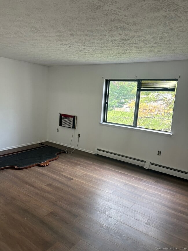 Building Photo - 126 Sutton Pl