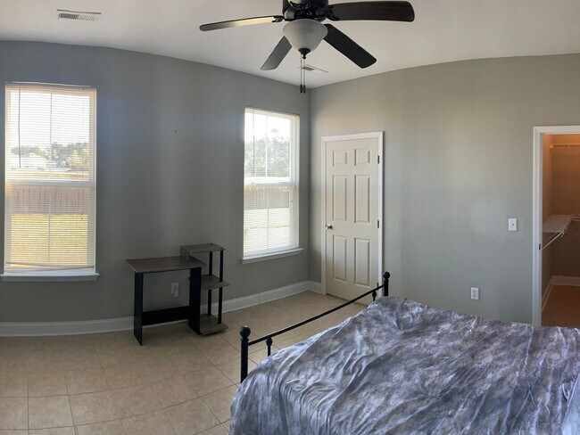 Building Photo - 4 Bedroom Single Family Home in Summerville