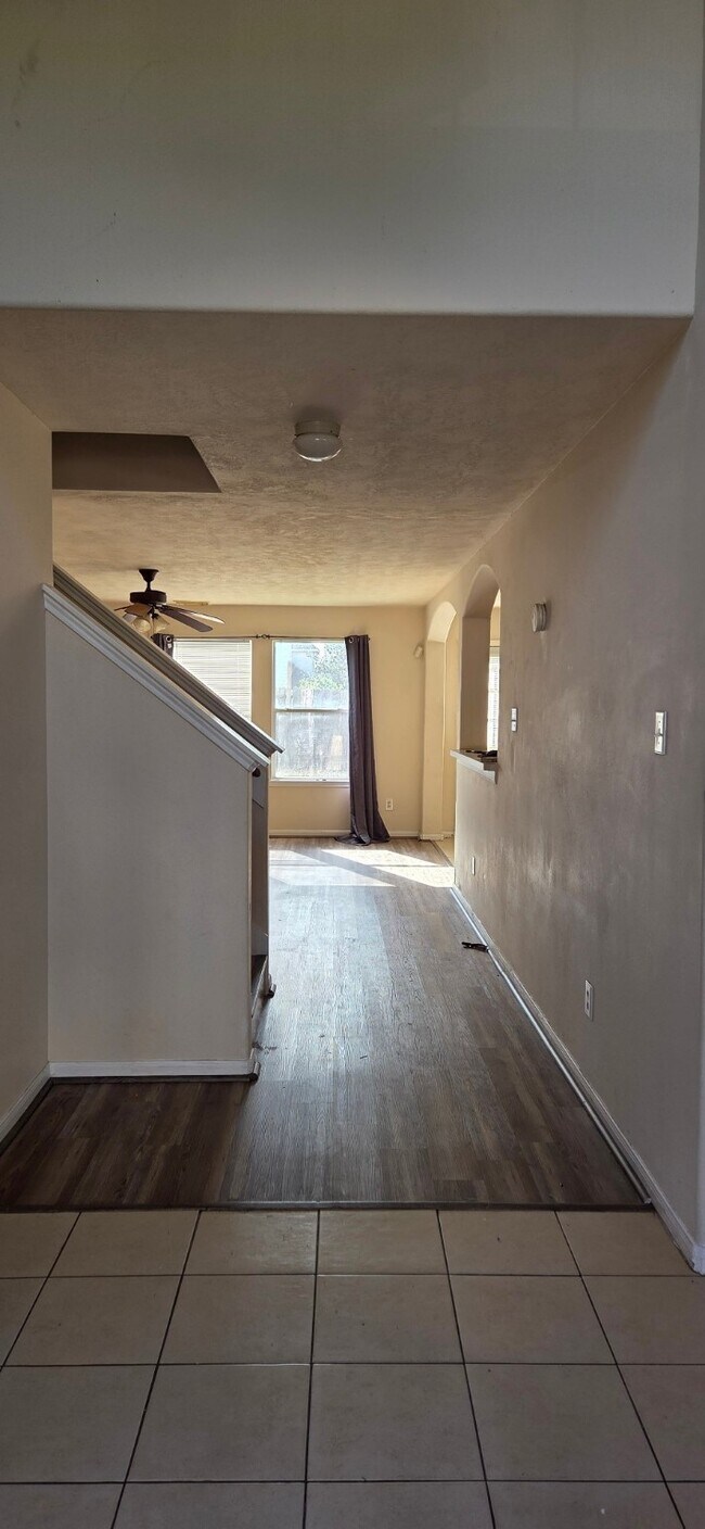 Foto del edificio - 14127 Magnus Ln