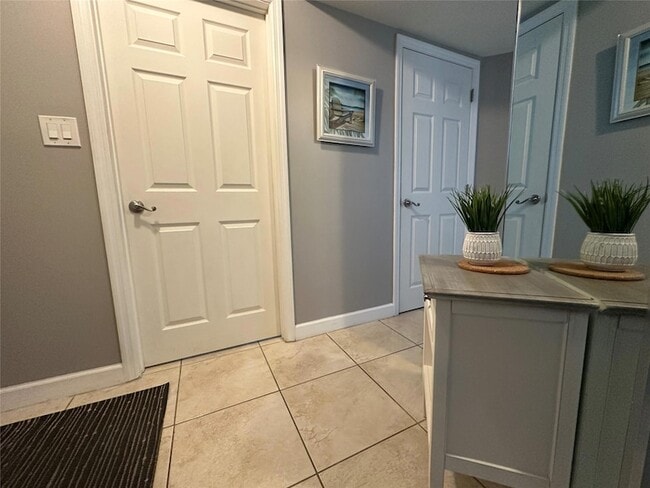 Photo - 17801 N Bay Rd Apartment