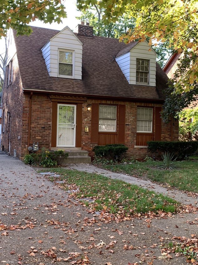 3 br, 1.5 bath House 14617 Penrod St House Rental in Detroit, MI