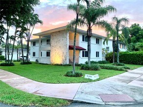 Building Photo - 3912 Ponce de Leon Blvd