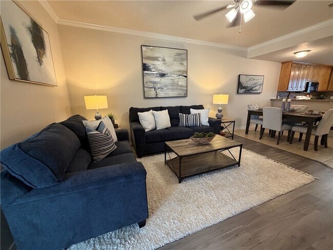Foto del edificio - 903 Crepe Myrtle St