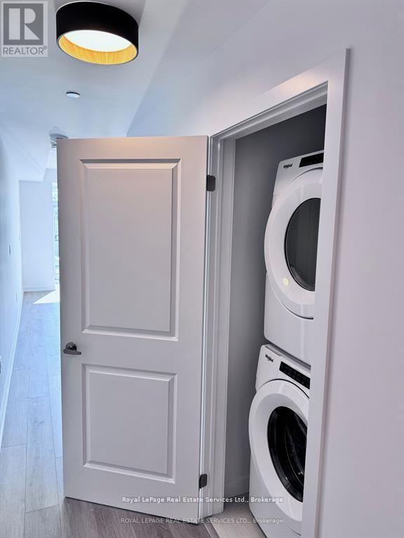 Photo du bâtiment - 460 Dundas St E