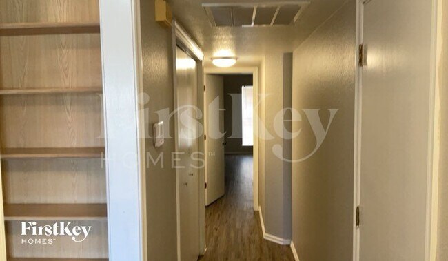 Foto del edificio - 1202 SW 23rd St