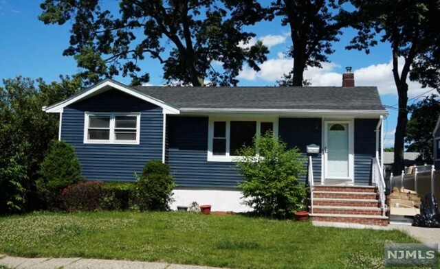 Primary Photo - 292 Mayhill St
