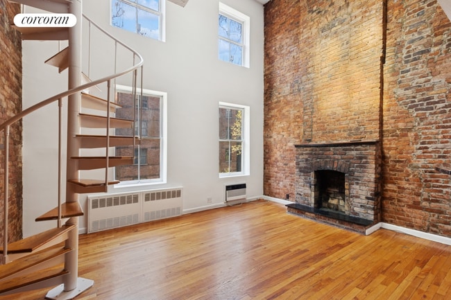 Building Photo - 207 W 22nd St