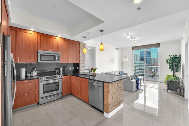 Foto del edificio - 315 NE 3rd Ave