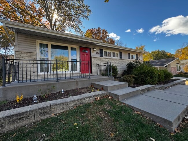 Building Photo - 556 Joshua Dr