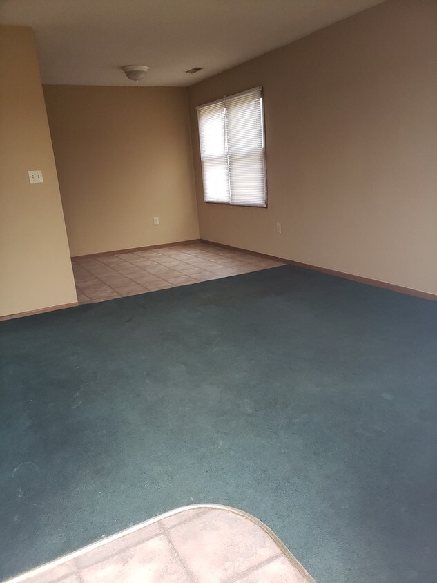 Building Photo - 26 Dunsford Dr