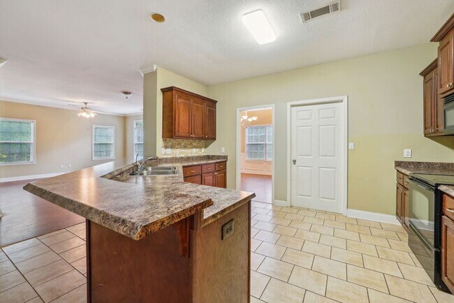 Foto del edificio - Beautiful 3 bedroom home, just waiting for...