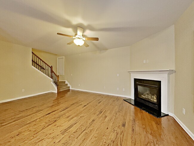 Building Photo - 537 Crestmont Lane