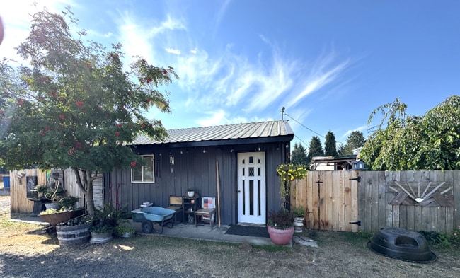 Building Photo - 1155 W Hendrickson Rd
