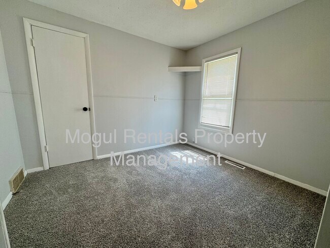 Foto del edificio - 1401 S Anna St