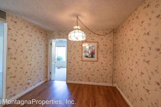 Building Photo - 3 br, 2.5 bath House - 1038 Whitebick Dr