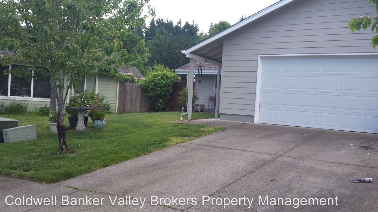 3 br, 2 bath House 608 Dove Place