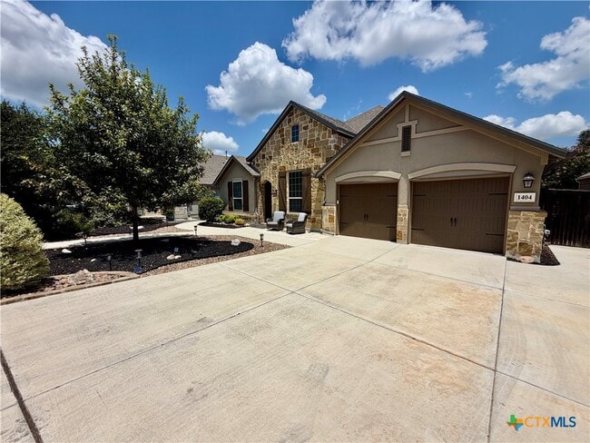 Building Photo - 1404 Pioneer Dr