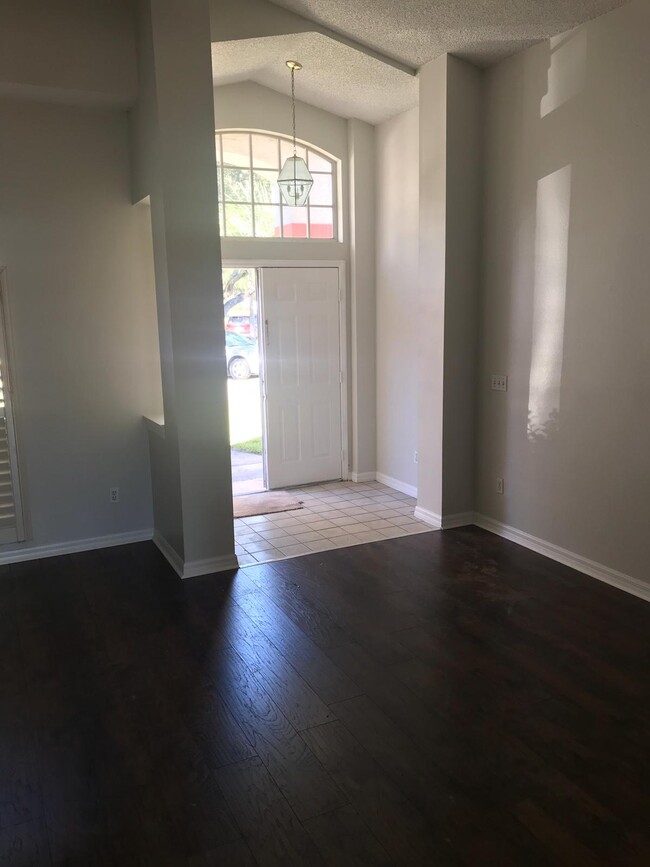 Building Photo - 12107 Bellsworth Way