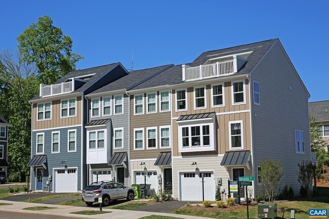 Building Photo - 2018 Desoto Dr