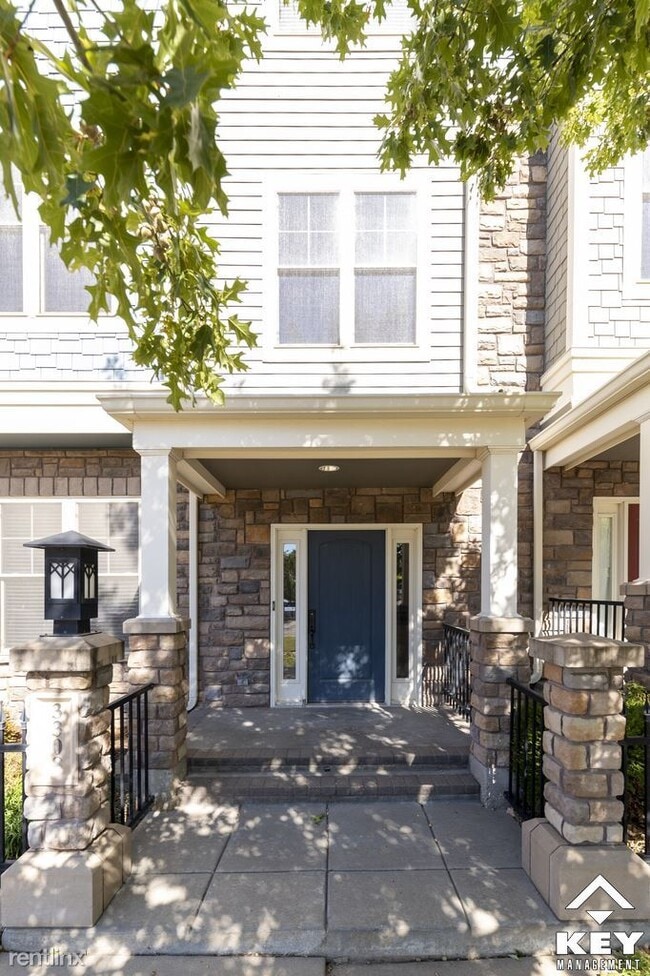 Building Photo - 2 br, 3.5 bath Townhome - 3308 Victor Pl
