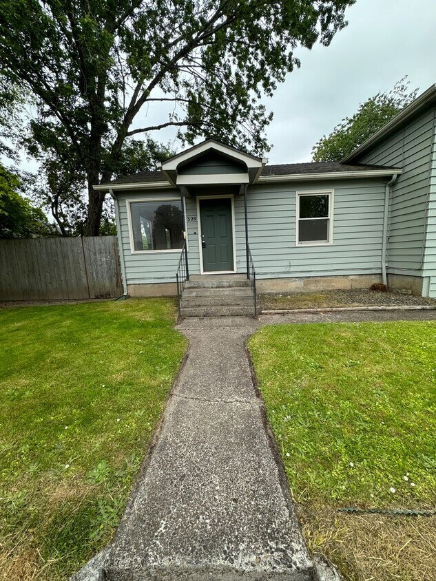 Foto principal - 310-320 SE Mayberry Ave