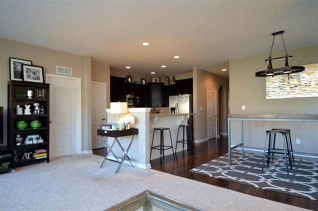 Building Photo - 872 Sugarbush Trail