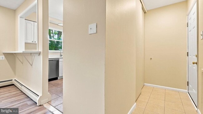 Building Photo - 333 Lacey Ave