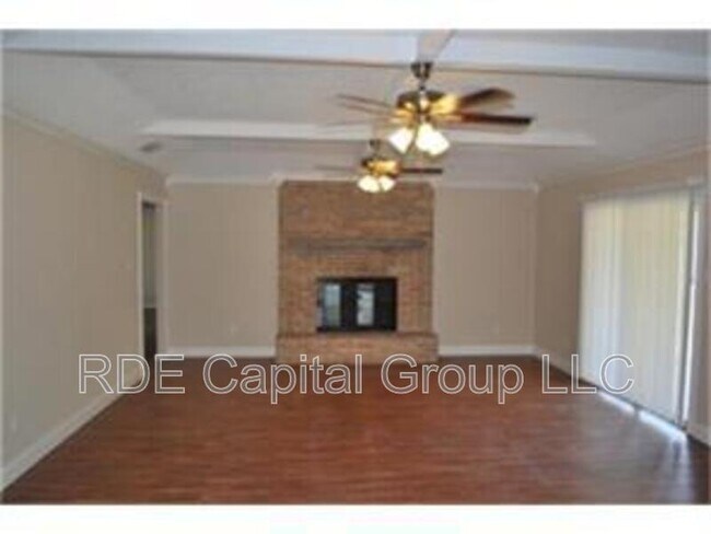 Building Photo - 7250 Vanessa Dr