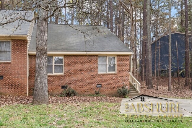 Building Photo - 5537 Kaplan Dr
