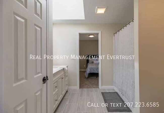 Building Photo - 20 Lone Bellow Ln