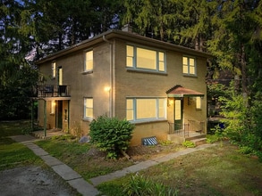 Building Photo - 1007 N 124th St