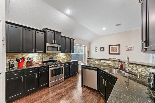 Foto del edificio - 18118 Golden Falls Ln