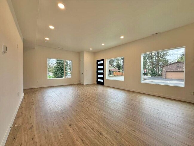 Foto del edificio - 3925 E 32nd Ave