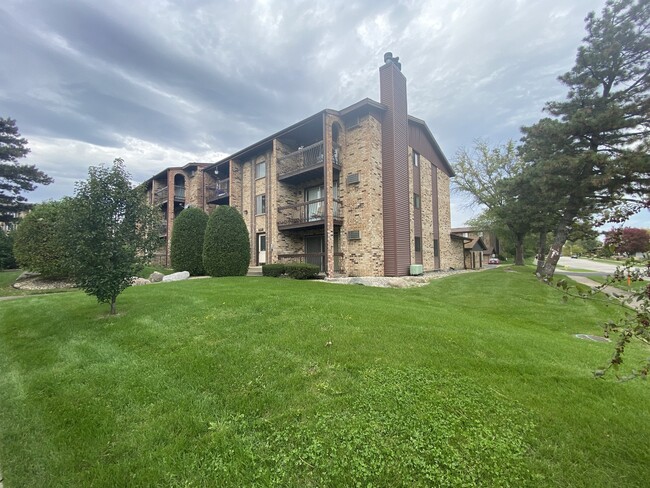 Foto del edificio - 15818 Orlan Brook Dr