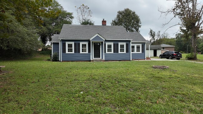 Building Photo - 31003 Country Club Rd
