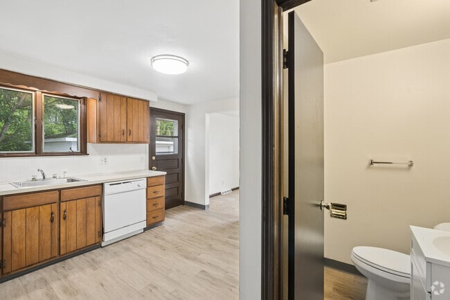 3BR, 1.5BA - 1,274SF - Kitchen - Creekwoods Community