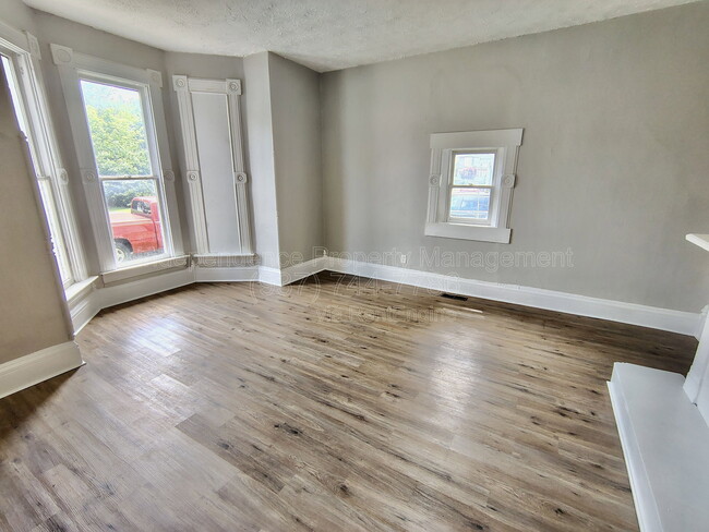 Photo - 817 S Main St Apartment