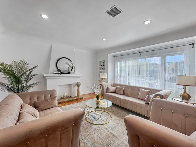 Foto del edificio - 4523 Saturn St