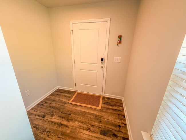 Foto del edificio - 203 Boneset Dr