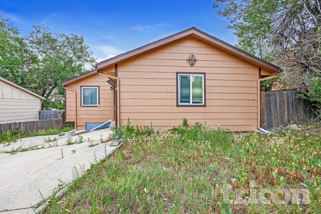 Building Photo - 7075 White Mountain Dr